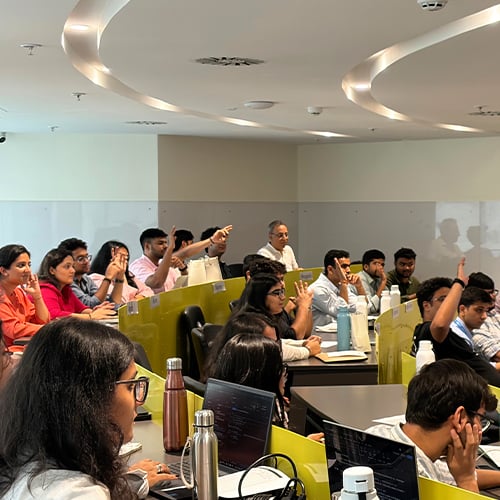 Abhijit-Bhave-MD-CEO-Equirus-Wealth-holds-a-lecture-for-SP-Jain-MFWM-students-2