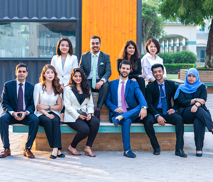 Faculty-Slider-Image-Parmita-Debnath-Head-Student-Experience-EMBA-on-transforming-career-with-Executive-MBA-SP-Jain-Global-Edukida