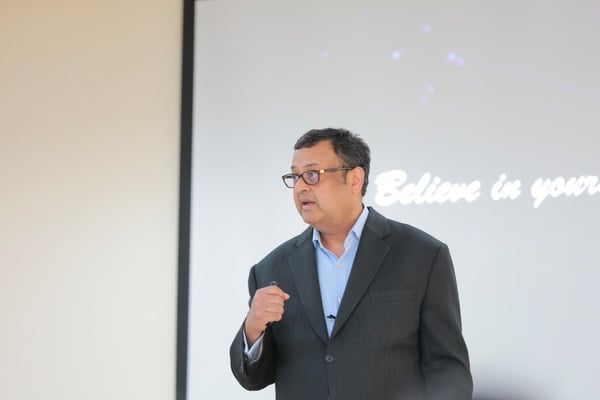 Mr Nitish Jain, President – SP Jain, addresses the postgraduate students of the May 2019<br>cohort at the Orientation