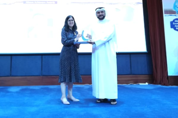 Ms. Bhavna Talwar, Manager – Marketing & PR at SP Jain (Dubai Campus),
received the award from H.E. Dr. Rashid Alleem, Chairman at Sharjah Electricity & Water Authority (SEWA) and
Founder & Executive Chairman of Alleem Investment, Sharjah, UAE, on behalf of Prof. Christopher Abraham,
Professor and Head of Campus (Dubai) at SP Jain